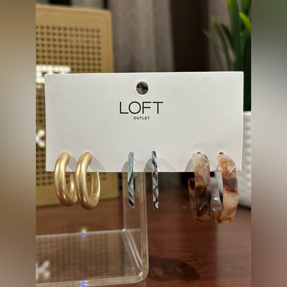 NEW Loft Outlet Set of 3 Lightweight Resin Acylic hoop earrings